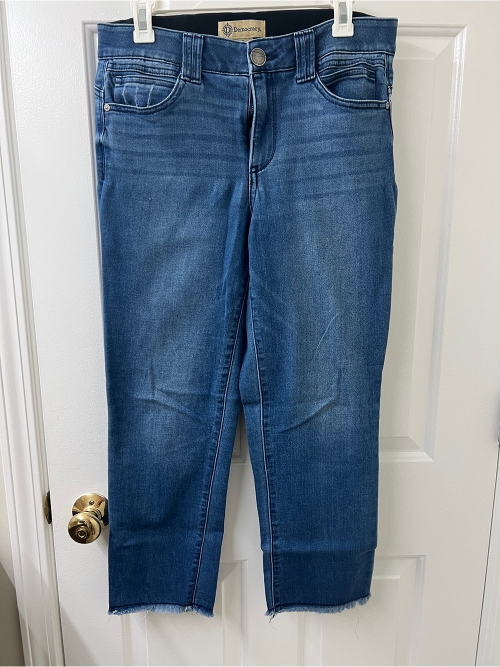 Democracy Mid Blue Cropped Ankle Jeans size 8